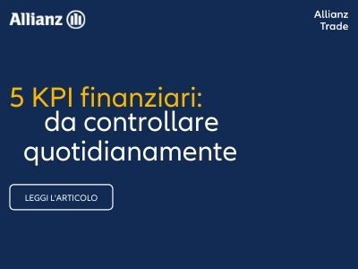 Un giovane imprenditore monitora al computer i KPI finanziari della sua azienda