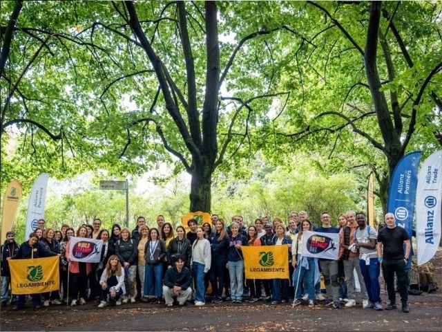 Foto di gruppo a Milano per il World Cleanup Day 2026