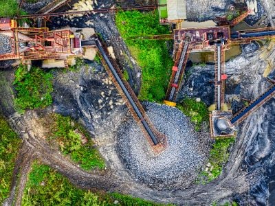 Vista aerea di una cava di minerali