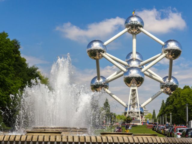 Monumento Atomium nel Parco Heysel di Bruxelles