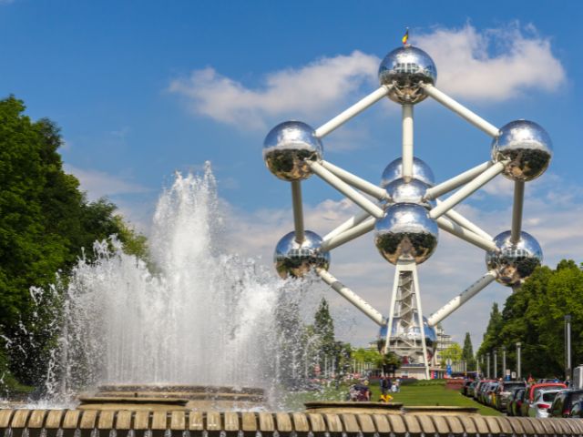 Monumento Atomium nel Parco Heysel di Bruxelles