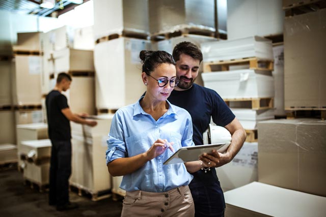How to assess and reduce customer default risk