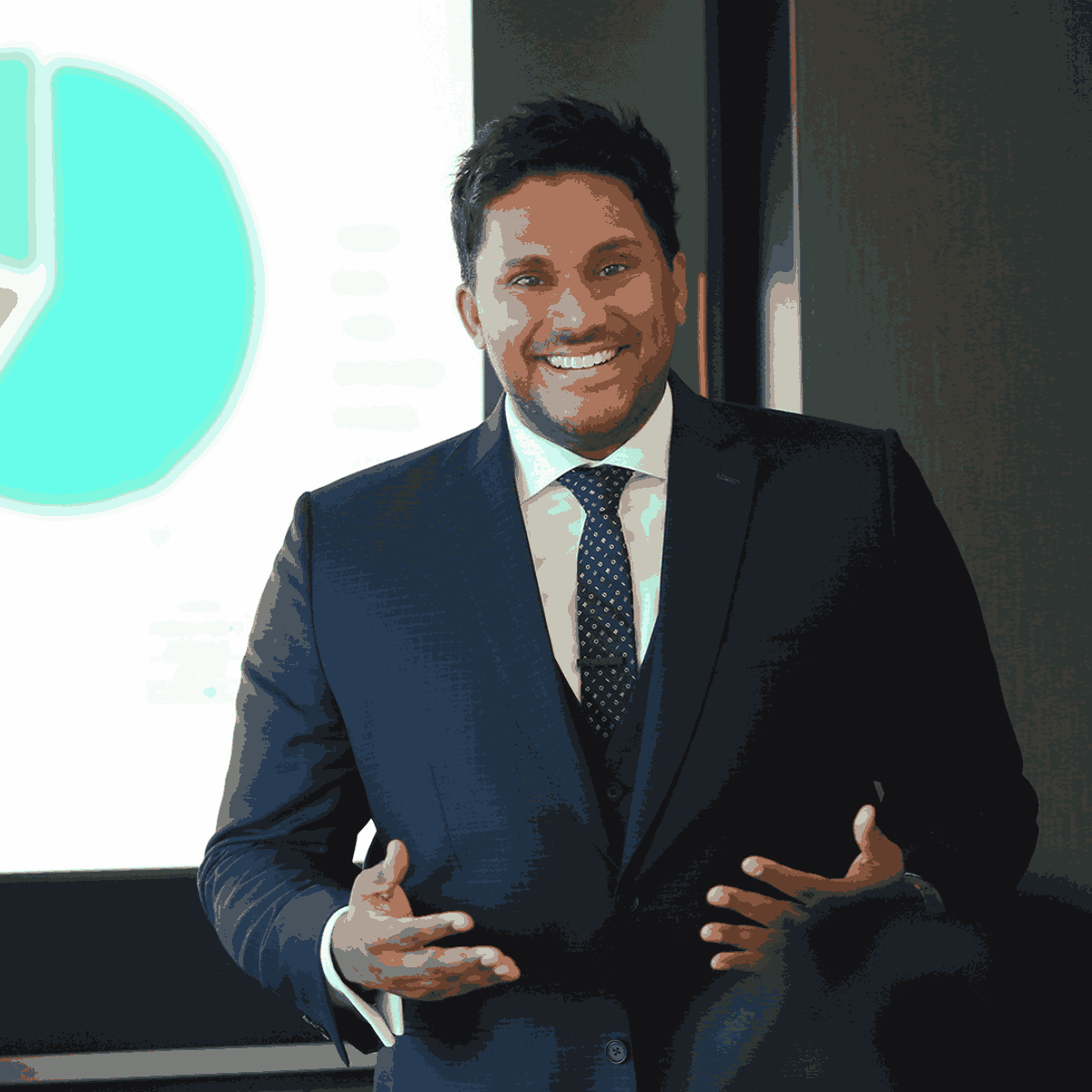 Portrait of Shan Aboo from Allianz Trade in Singapore