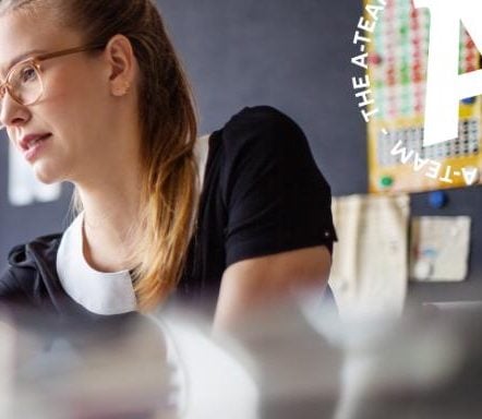 Group of person talking about trade credit insurance