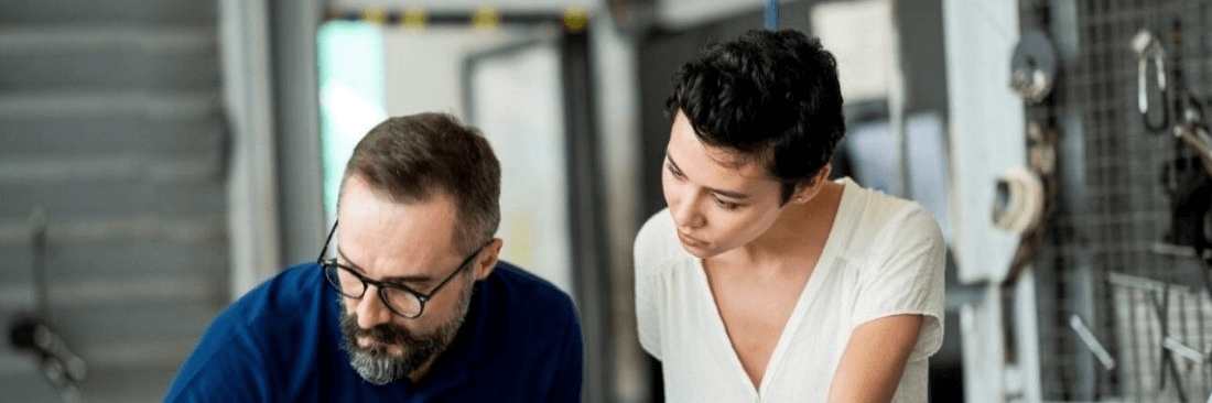 an image showing people discussing about B2B BNPL