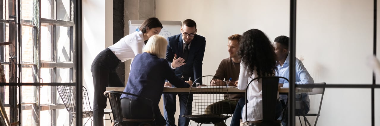 équipe comerciale en réunion