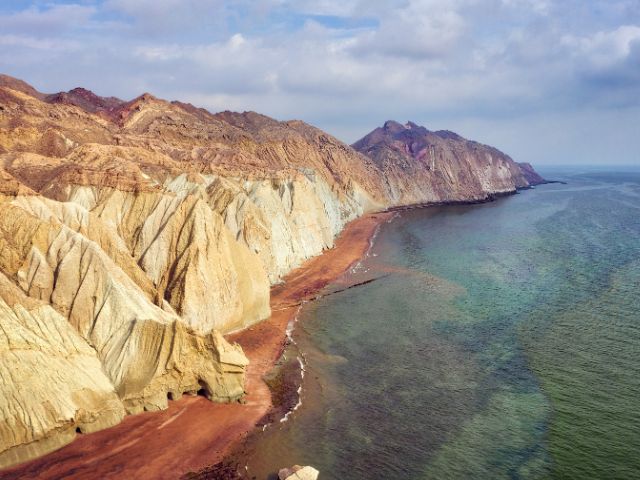 Vista aerea dello Stretto di Hormuz