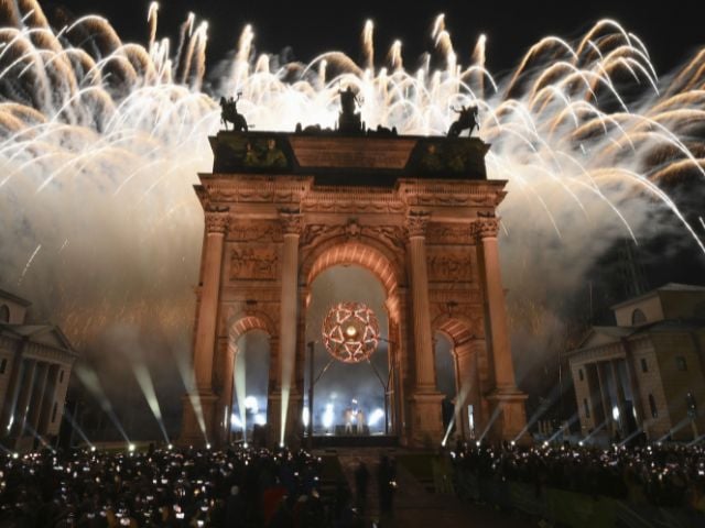 Accensione braciere Olimpico a Milano per Milano-Cortina 2026  