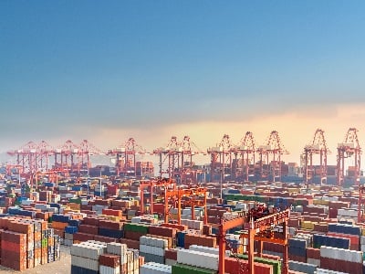 Grande deposito di container