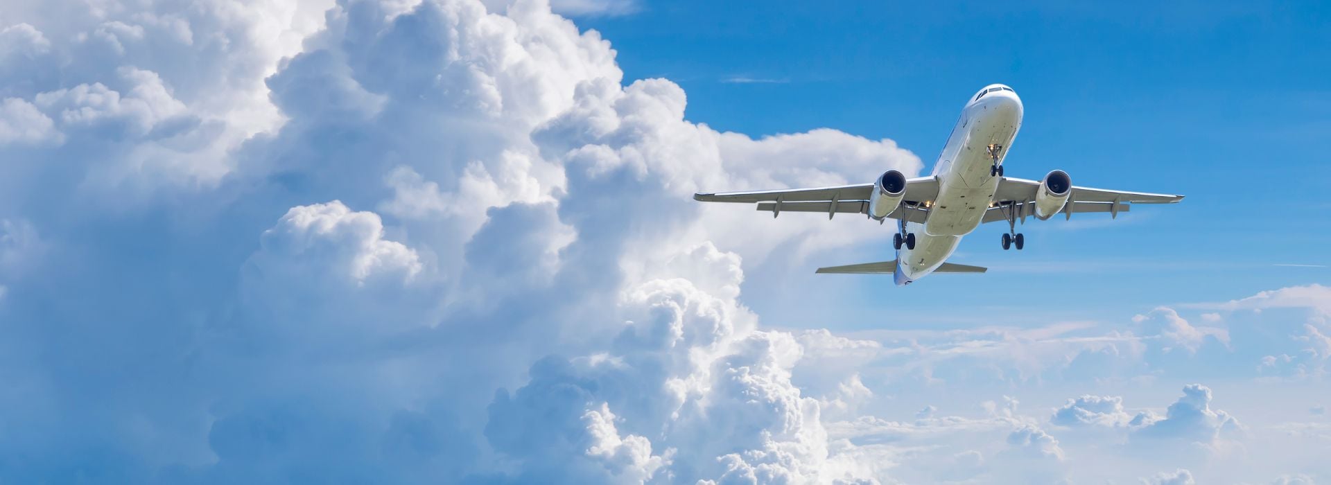 Aereo di linea in volo