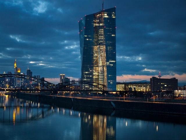 Vista di Francoforte, in primo piano la Banca Centrale Europea