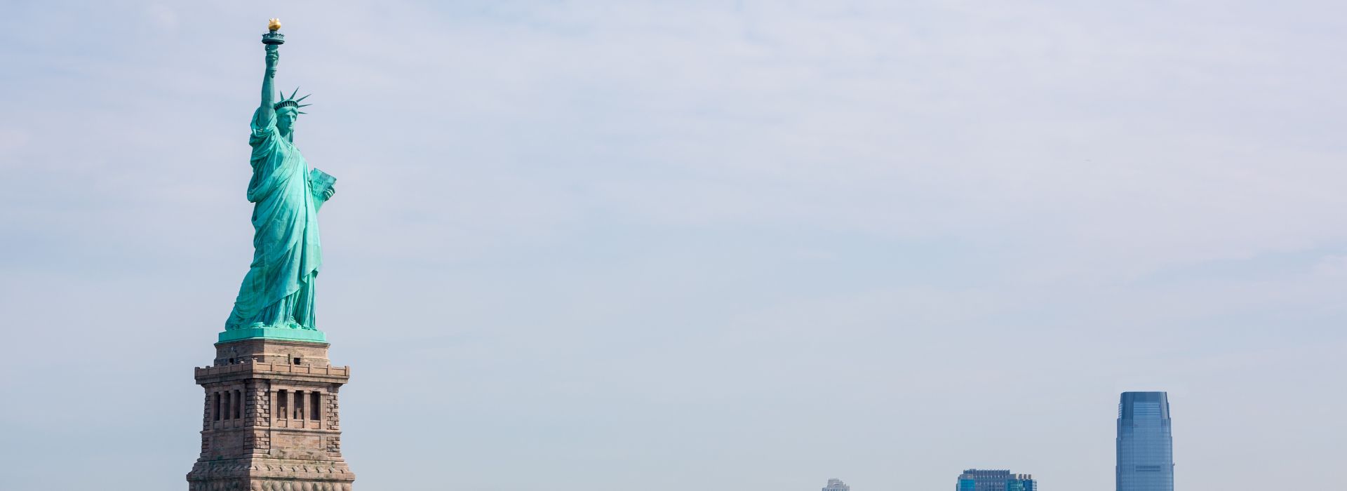 Vista panoramica della Statua della Libertà a New York