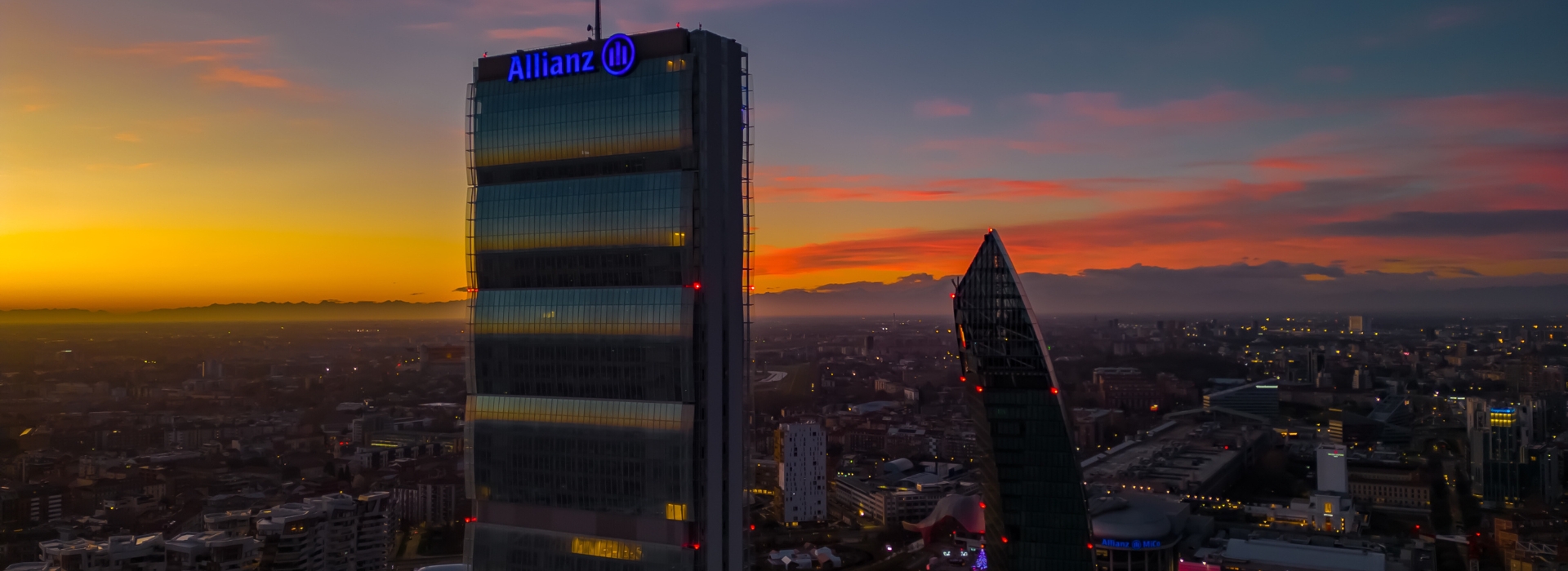 Torre Allianz al tramonto