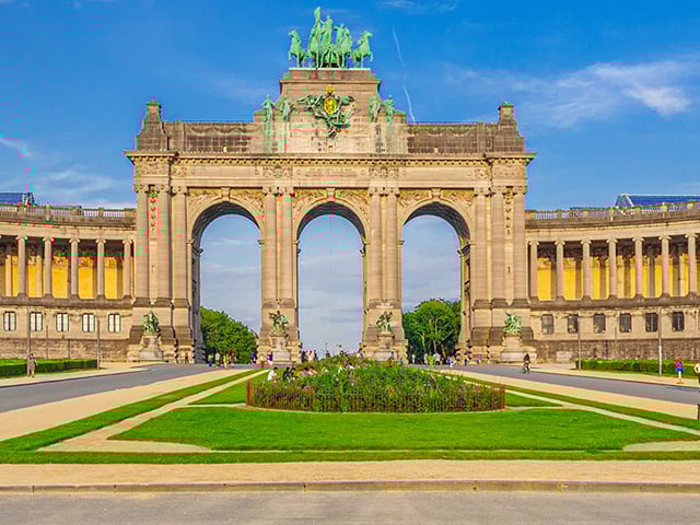 Arcata del Cinquantenario in stile neoclassico nel Parco del Cinquantenario nel Quartiere Europeo della città di Bruxelles