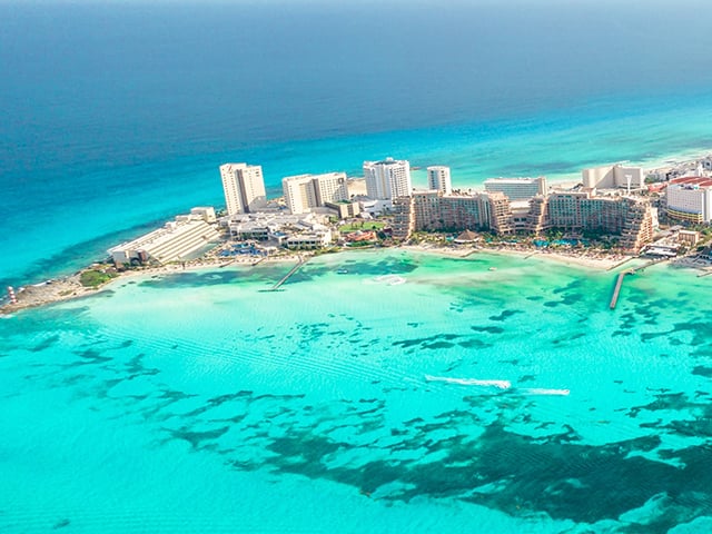 Vista aerea della spiaggia di Cancun in Messico