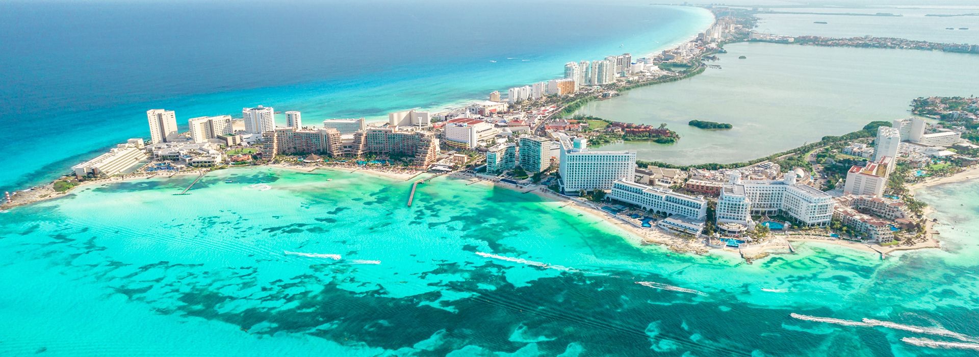 Vista aerea della spiaggia di Cancun in Messico