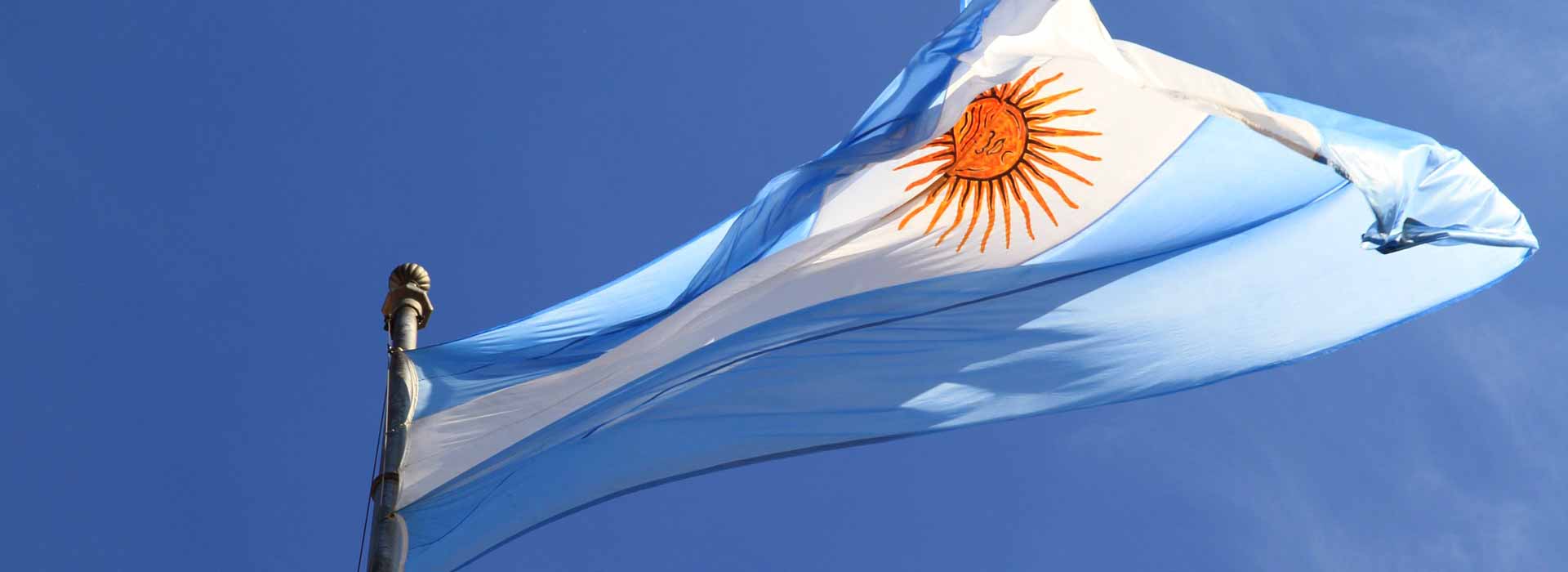 Argentina: svendita con il riemergere del rischio politico